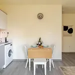 Apartment Cozy In Center Larnaka