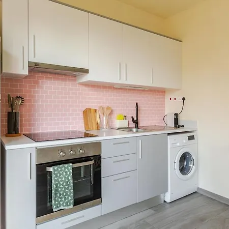 Stylish In Finikoudes 300m From The * Larnaca