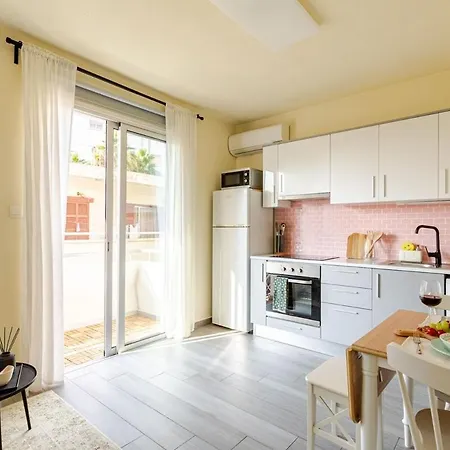 Apartment Stylish In Finikoudes 300m From The *