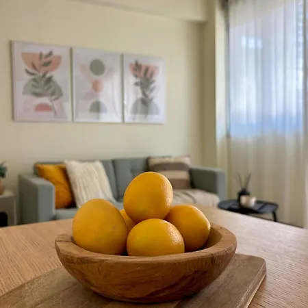 Apartment Stylish In Finikoudes 300m From The Larnaca